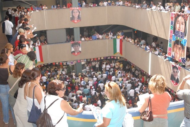 Cumple dos semanas toma de las oficinas del SEE