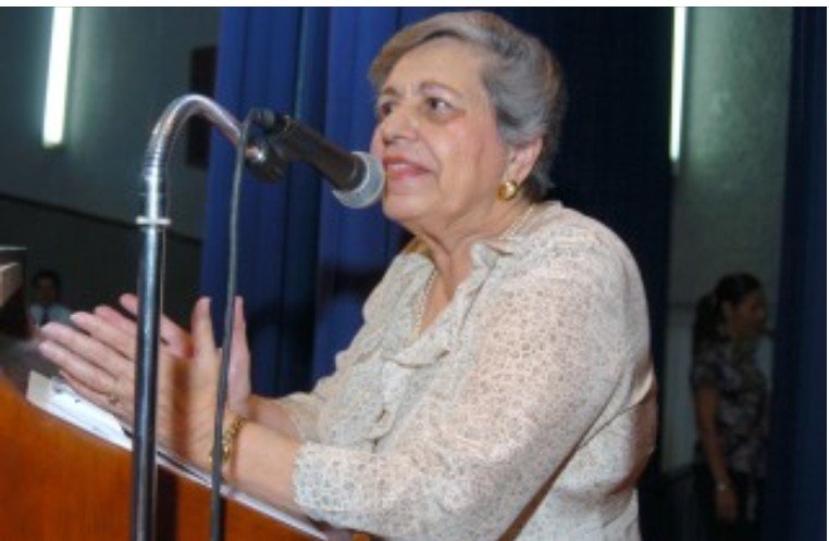 Reconocen trayectoria de Margarita Gómez Palacio