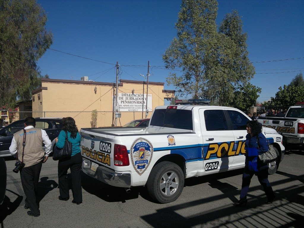 Mantienen sitiada Casa del Jubilado SNTE
