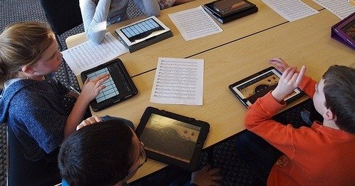 El uso de tablets en el aula ahorrará 100 euros por curso a las familias -